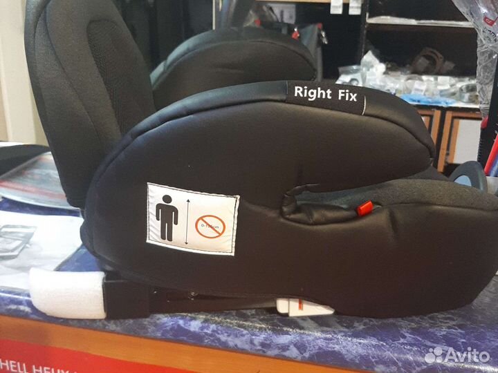 Автокресло-бустер