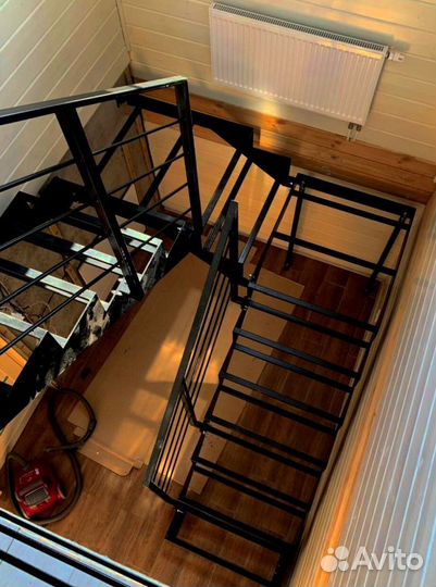 Лестница забежная под ключ