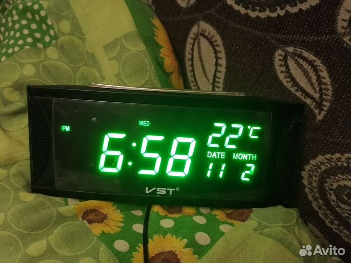 Часы метеостанция