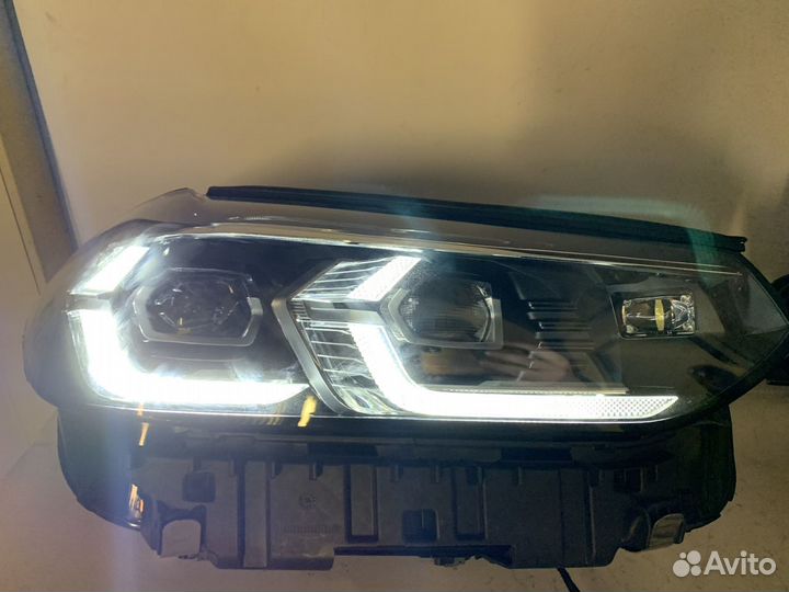 Передние фары на BMW X3 G01 Adaptive LED в сборе