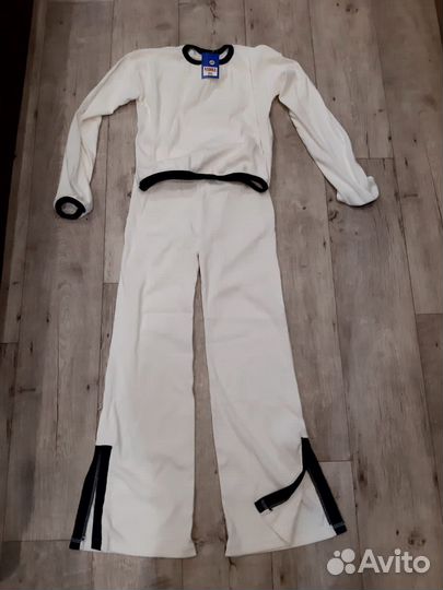 Костюм спортивный