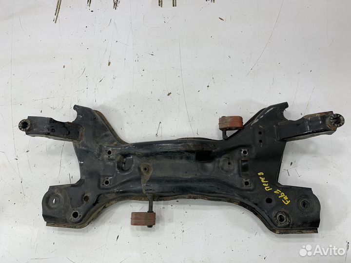 Skoda Fabia 2 подрамник балка передняя