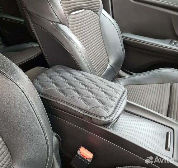 Чехол на подлокотник автомобиля