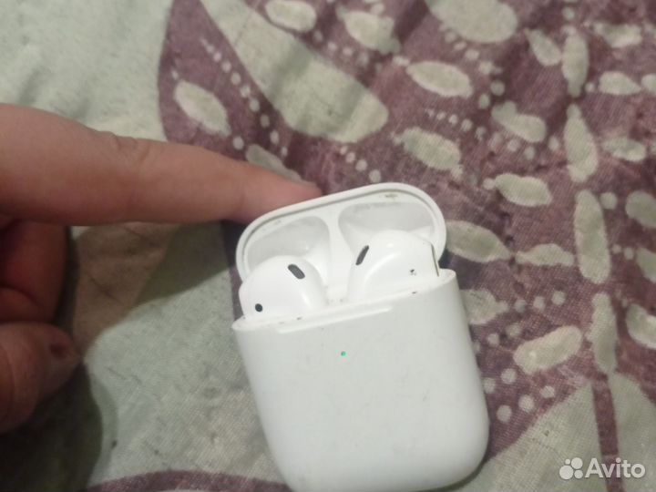 Airpods 2 правый наушник не работает