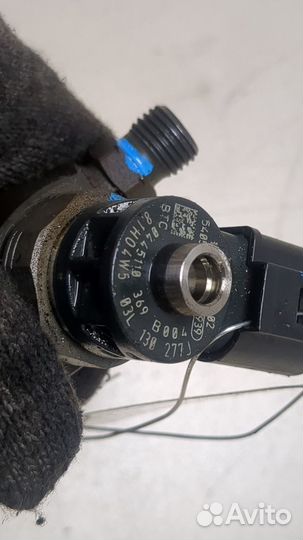 Форсунка топливная Volkswagen Tiguan, 2012