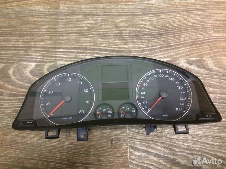 Панель приборов Volkswagen Jetta 5, Golf 5