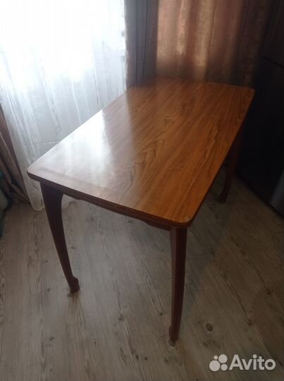 Кухонный стол деревянный