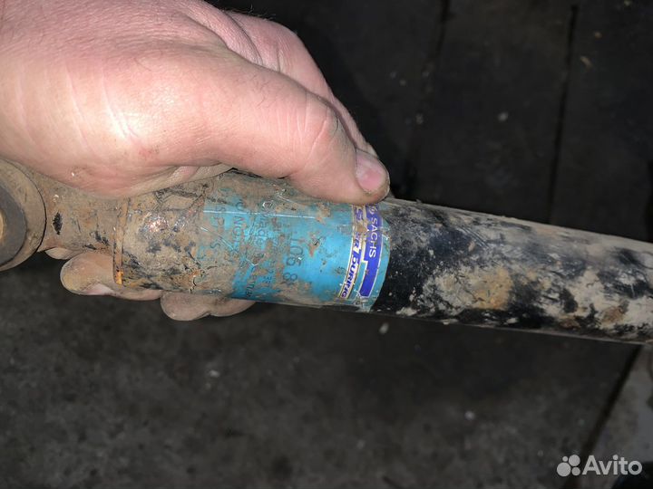 Амортизатор задний прав/лев 106880