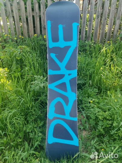 Сноуборд с креплениями