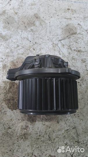 Моторчик отопителя (печки) Kia Rio 3