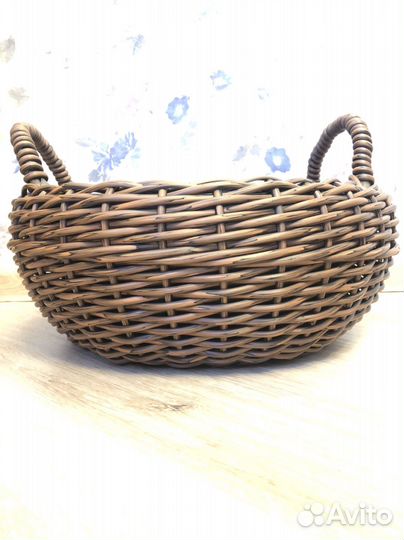 Кашпо из искусственного ротанга