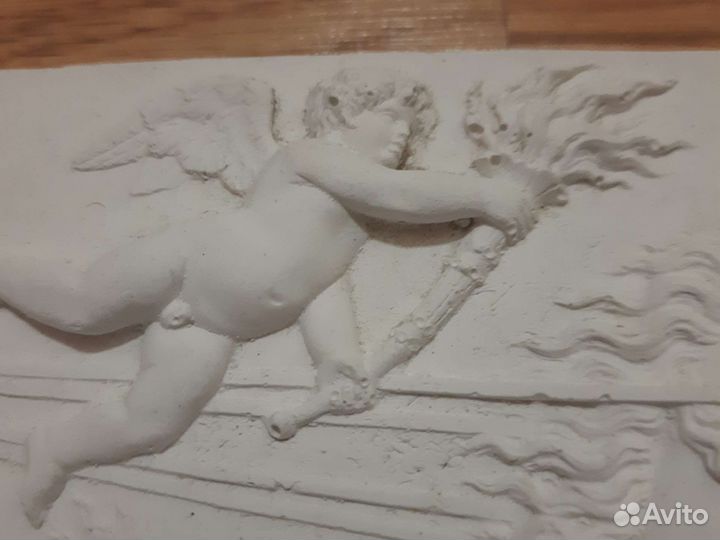 Гипсовое панно