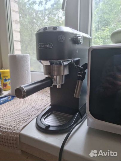Кофеварка рожковая delonghi