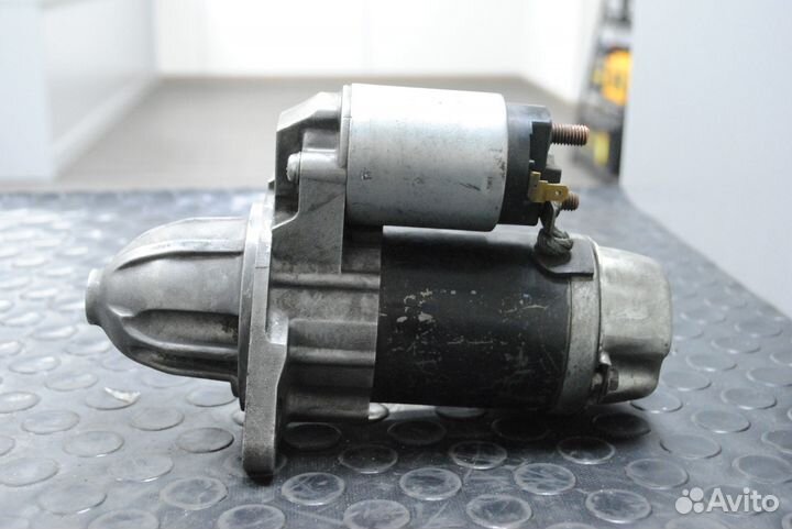 Стартер Subaru Forester 2.0 (A/T), Tribeca 3.0 б/у