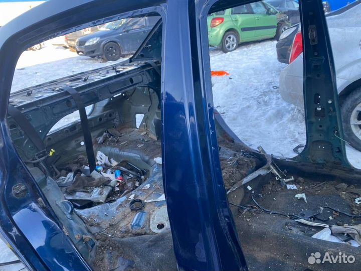 Порог со стойкой правый Nissan Tiida C11 2007-2014