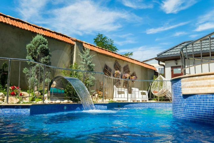 Дом 500 м² на участке 12 сот.