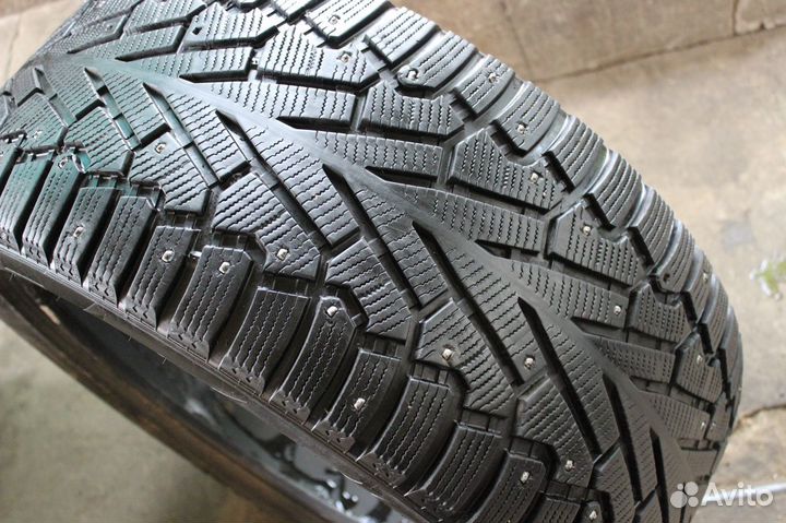 Pirelli Ice Zero 295/40 R20