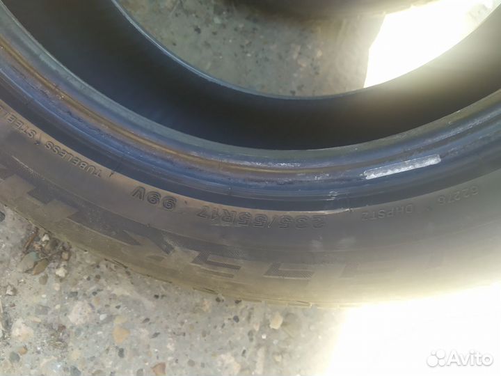 Bridgestone Dueler H/P 235/55 R17