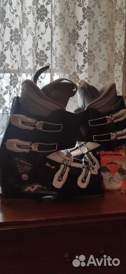 Горнолыжные ботинки