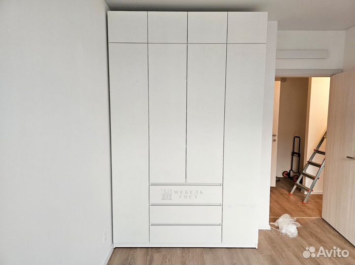 Шкаф распашной с ящикми + антресоль