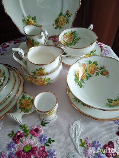 Чайные тройки,бульонная пара, тарелки Royal Albert