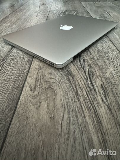 MacBook Pro 13 2017 Retina /Core i5/8GB/Intel GPU