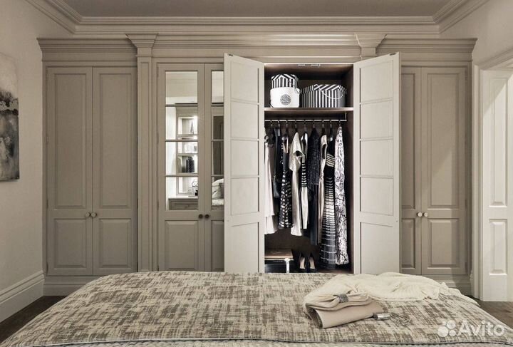 Большой распашной шкаф на заказ