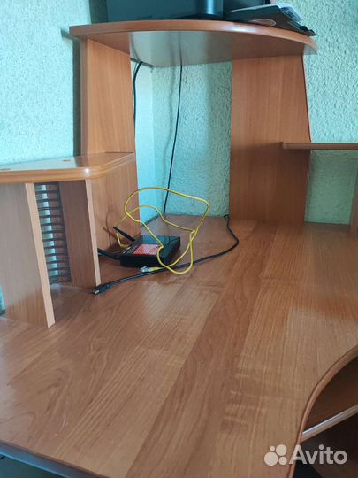 Компьютерный стол угловой