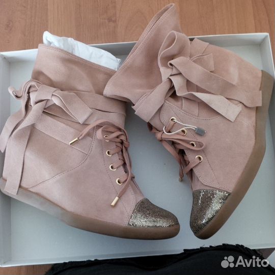 Кеды-Сникерсы на танкетке