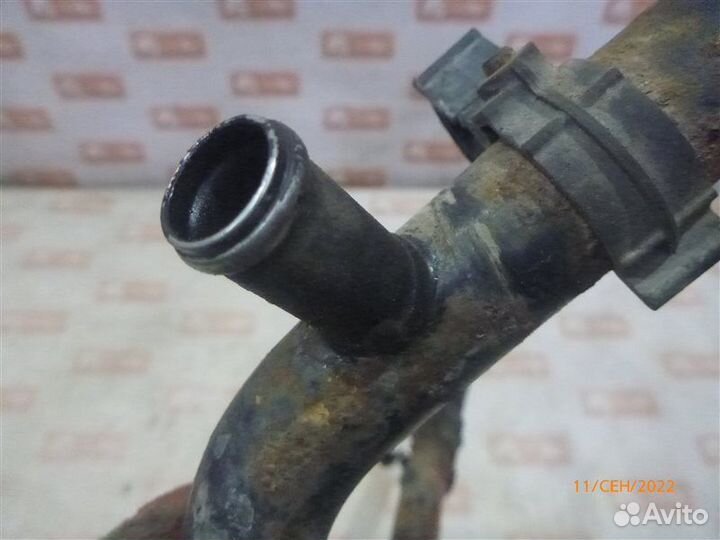 Патрубок системы охлаждения Volkswagen Caravelle