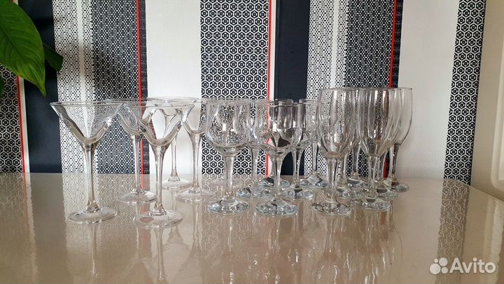 Бокалы для вина (18 шт.)