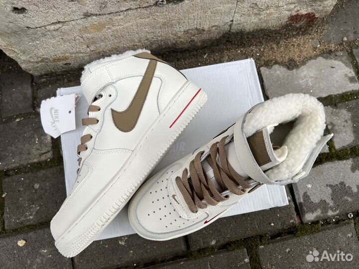 Зимние Nike Air Force 1 Mid с мехом