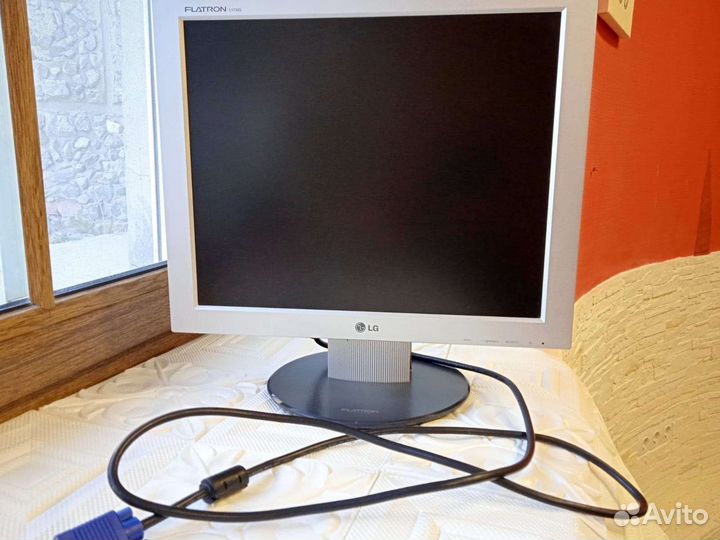 Монитор LG flatron
