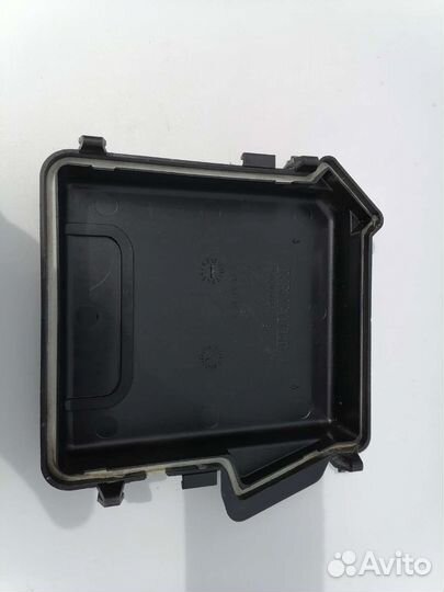 Крышка блока предохранителей Renault Fluence megan