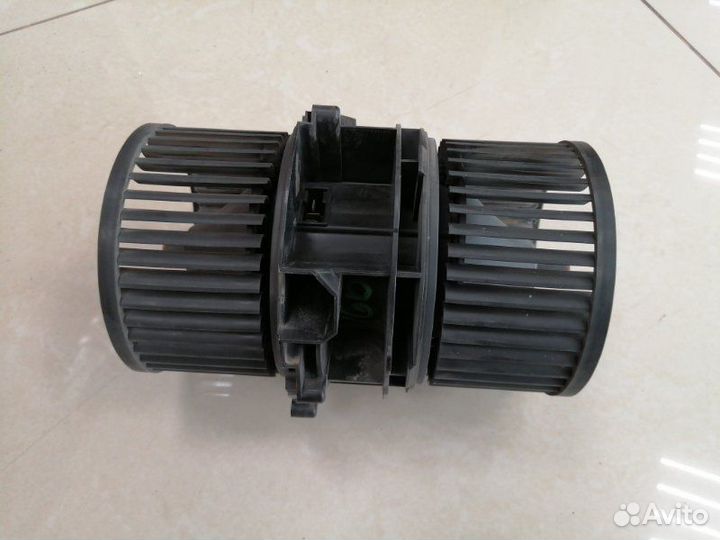 Мотор печки Renault Fluence седан K4MW839 2011