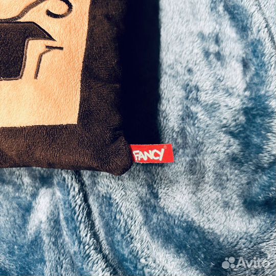 Подушка плюшевая