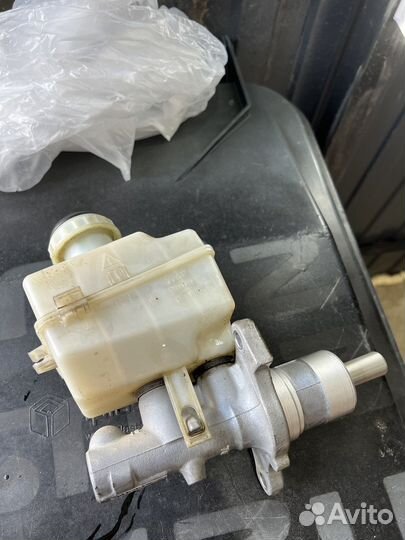 Цилиндр тормозной главный Бачок Range Rover LM V8