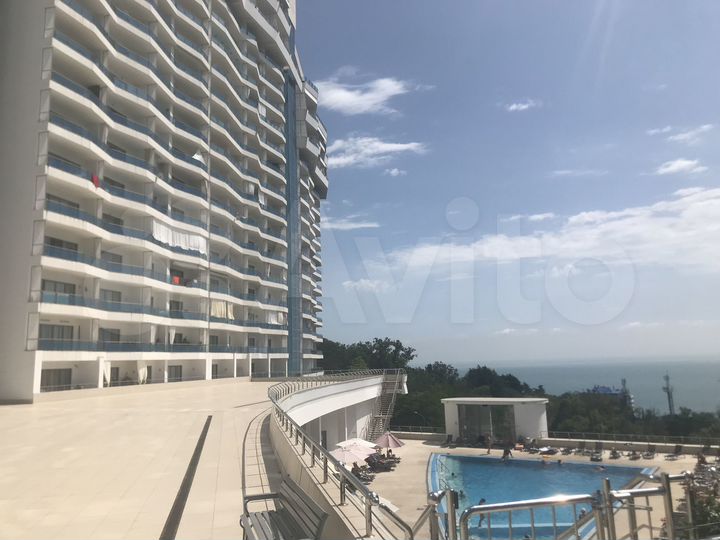 2-к. квартира, 68 м², 1/21 эт.