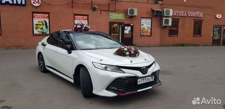 Свадебные украшения на машину