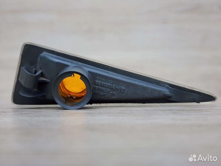 Повторитель поворотника Renault Megane Scenic II