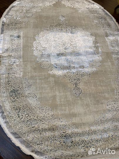 Овальный ковер 200x290 см