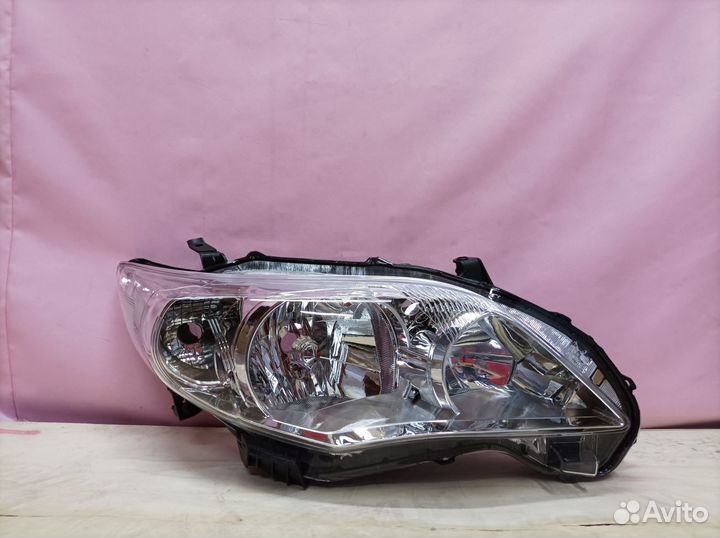 Фара правая Toyota Corolla 2010-2013