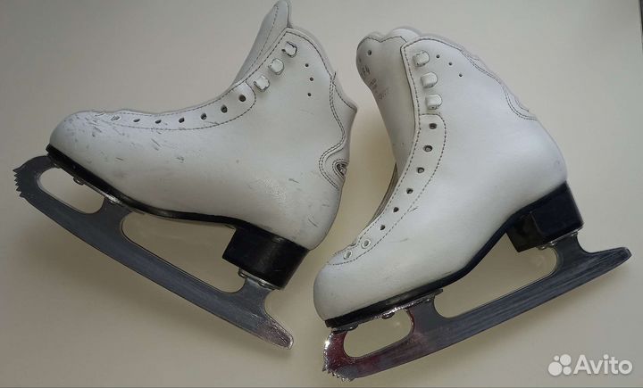 Фигурные коньки Risport rf4