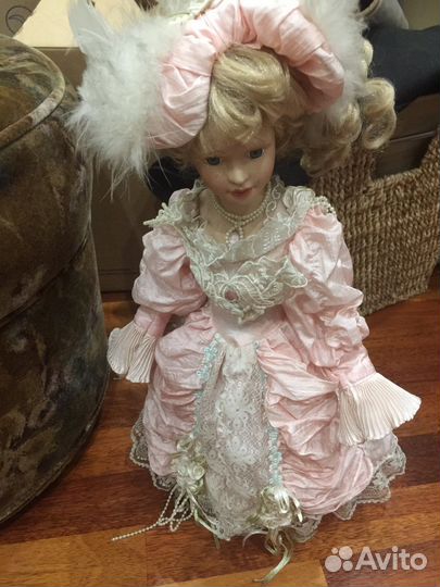Кукла фарфоровая коллекционная