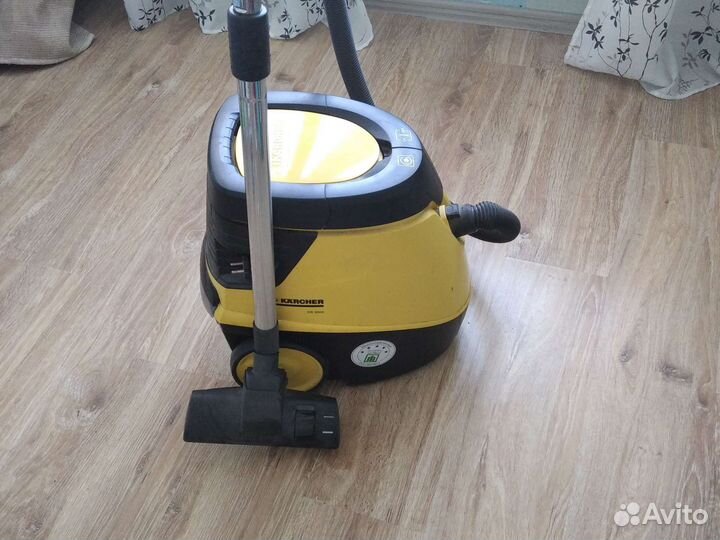 Моющий пылесос Karcher