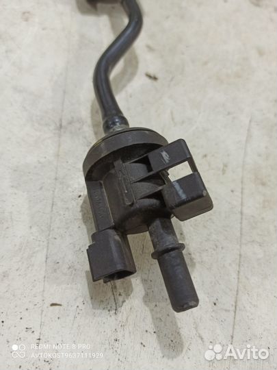 Трубка топливная с клапаном паров