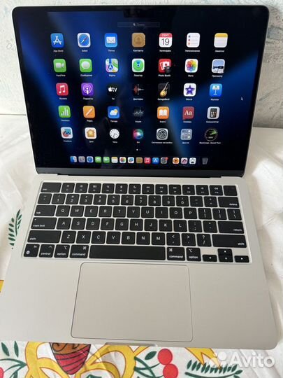 Macbook air 13 m3 2024, 8/256