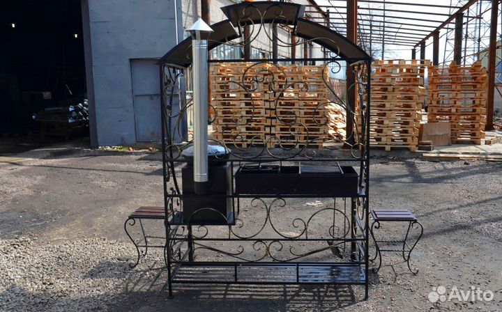 Мангал с навесом