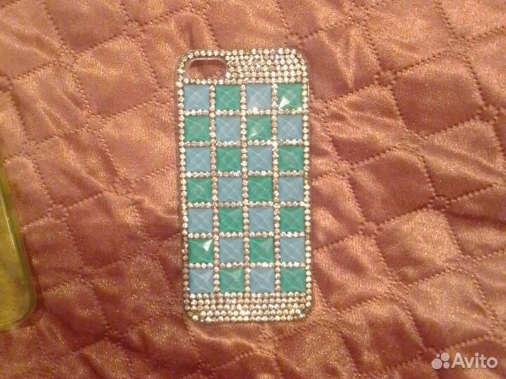 Чехлы на телефон