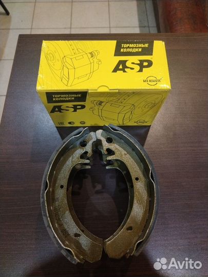 Задние тормозные колодки LADA 2115-08 1118